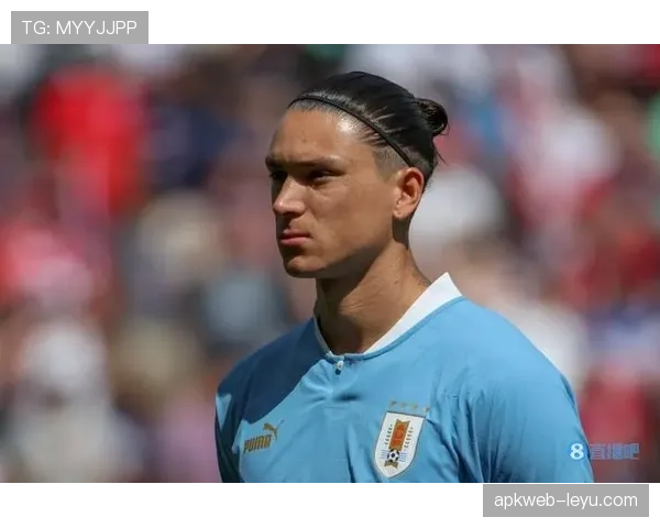 努涅斯献独特射门技惊四座，关键瞬间闪耀赛场