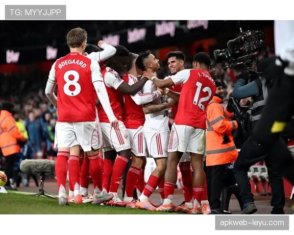 伯恩茅斯主帅伊劳拉展望新赛季：挑战与机遇并存，球队状态引关注