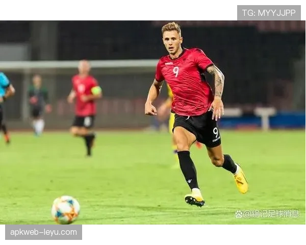 阿尔巴防守技巧引关注，媒体聚焦现代足球防守效率提升新趋势