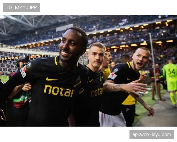 巴黎三人组表现稳健，助力球队逆转胜利持续提升竞争力