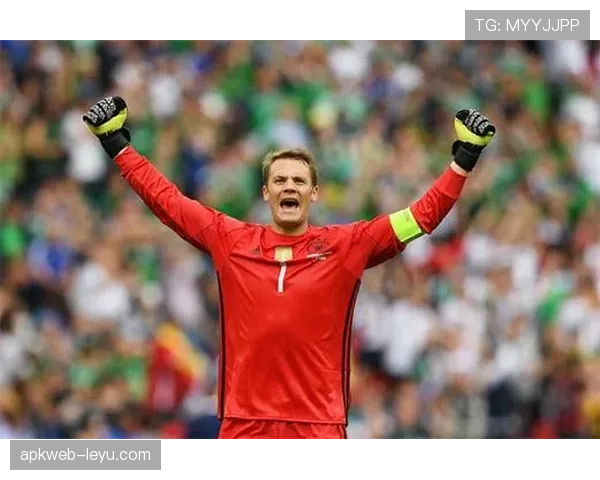 诺伊尔从门将到清道夫角色的演变解析