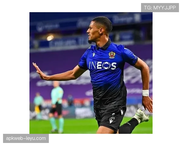 威廉·萨利巴伤缺对争冠走势的直接影响解析 威廉·萨利巴伤缺对争冠走势的直接影响解析