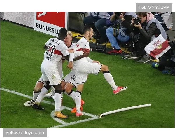 多特蒙德困局：防守漏洞频现，争冠之路屡屡受阻，战术短板何时能解？